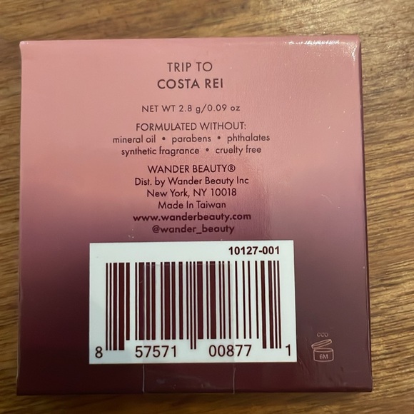 NWOT Ipsy makeup bag with samples - Picture 6 of 10